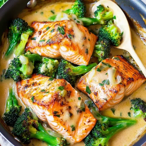 One‑Skillet Garlicky Salmon & Broccoli