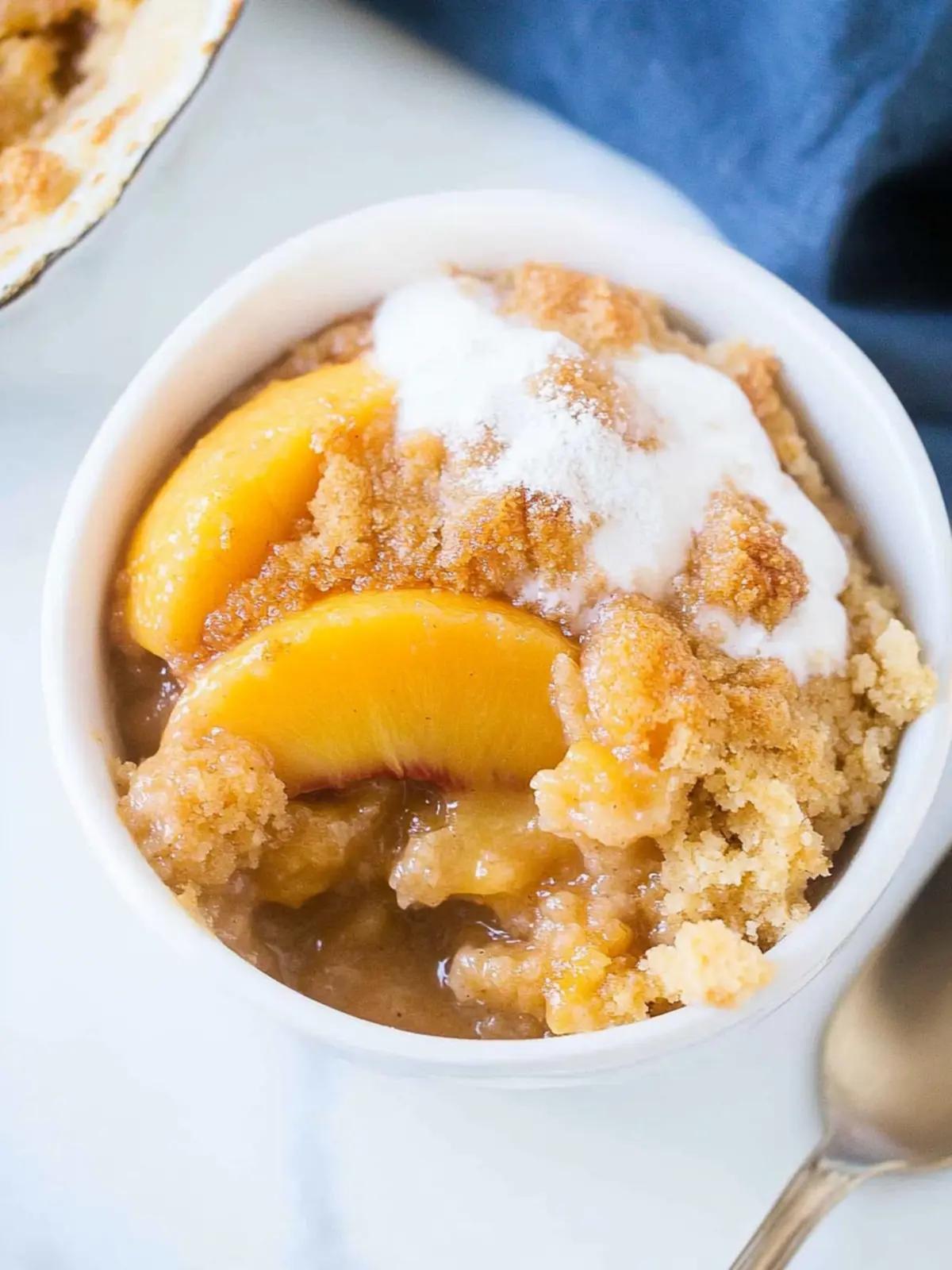 Slow Cooker Peach Cobbler